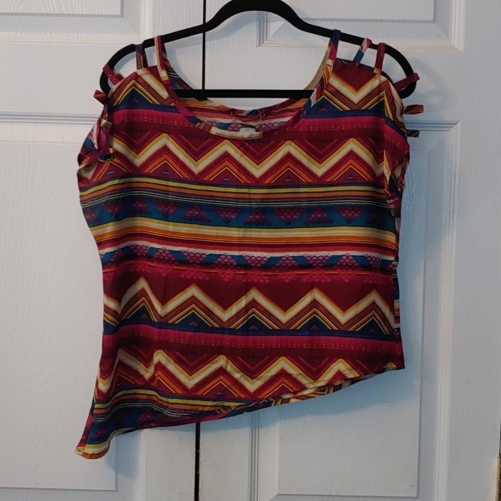 Ali & Kris aztec printed open shoulder blouse Sz M